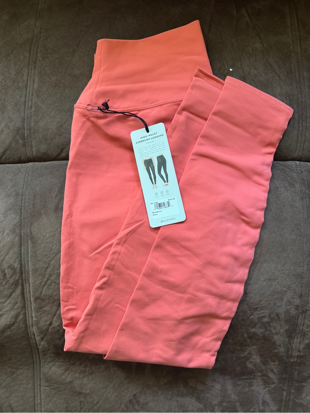 NWT Alo yoga strawberry leggings